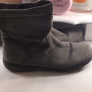Agora 39 suede